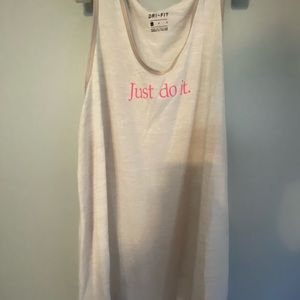 EUC Nike women’s split back tank top
